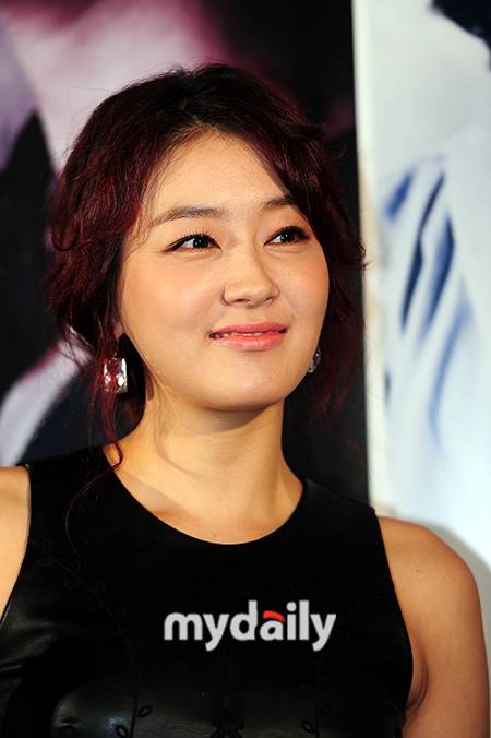 Actress Park Jin-hee showed her passion for the upcoming MBC drama &quot;Guam Heo Jun&quot;. - fullsizephoto282142