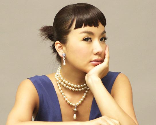 Uhm Jung-hwa (엄정화, Korean music department, actress, singer