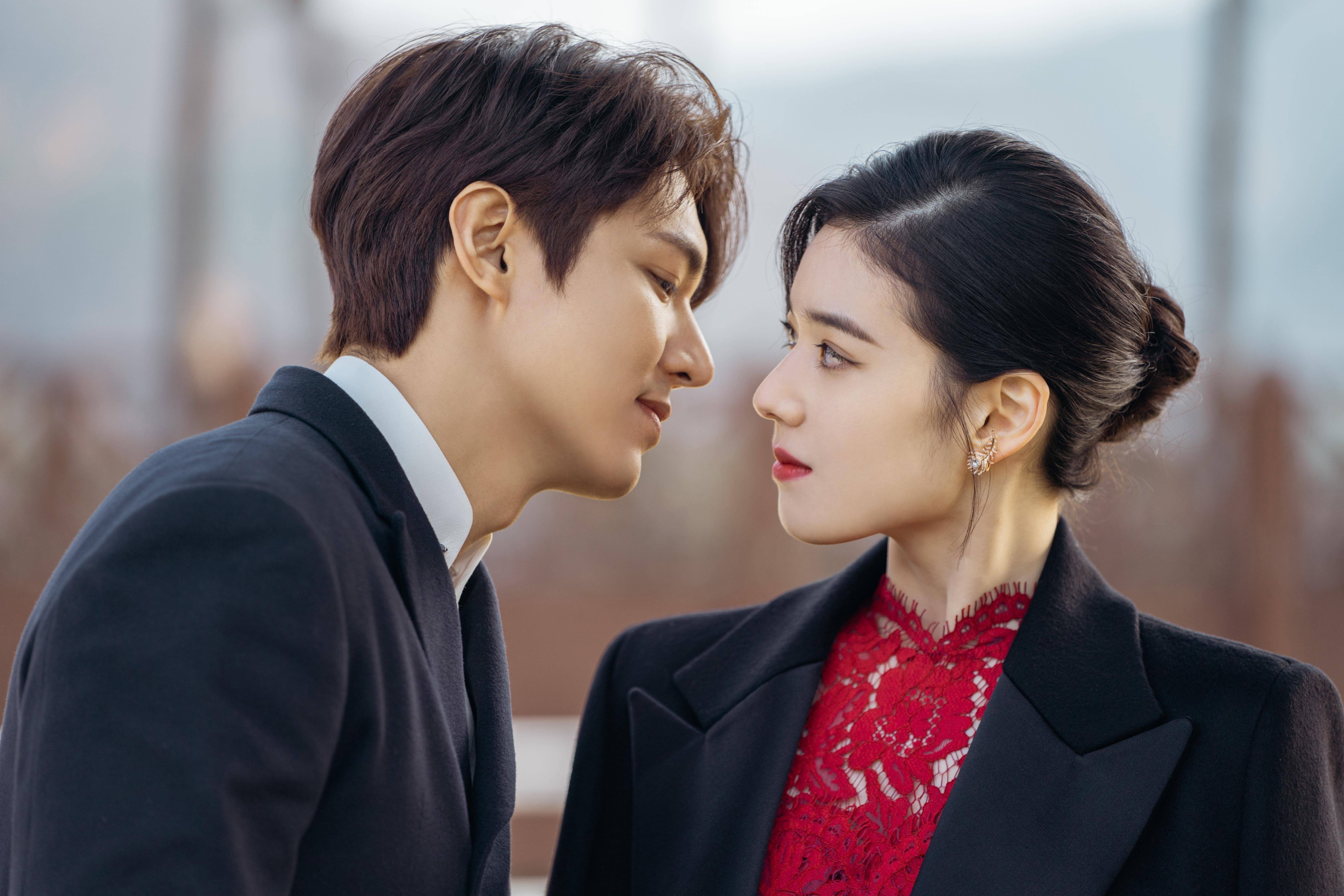 The King Eternal Monarch Releases Stills Of Lee Min Ho And Jung Eun 3782