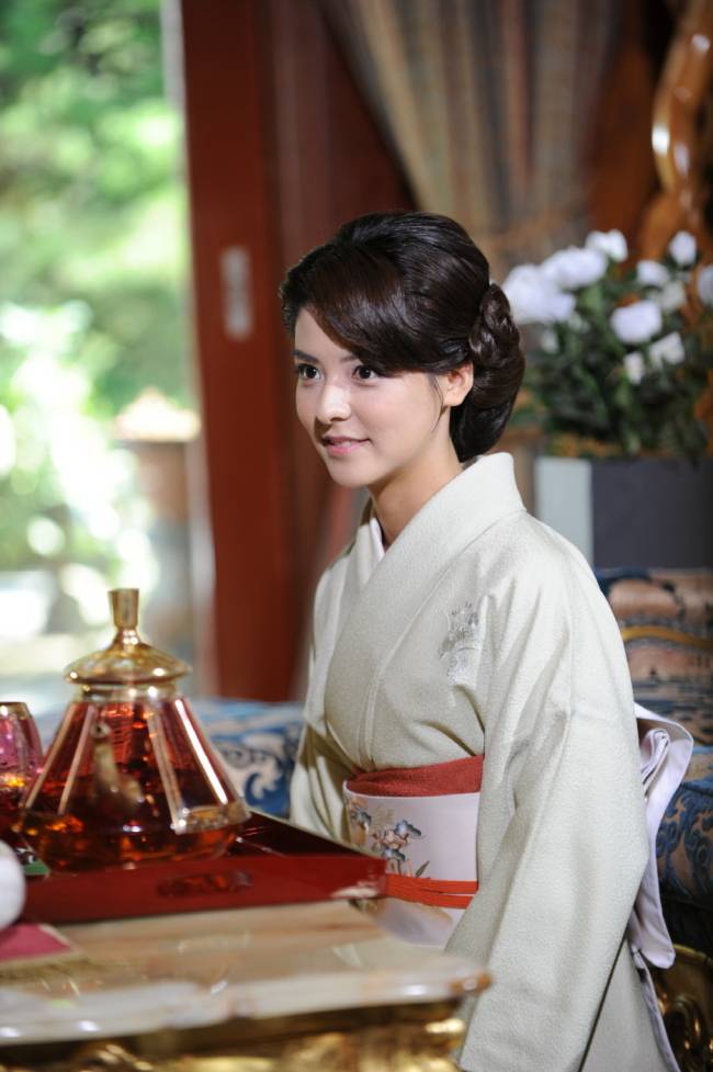 Japanese actress Mina makes a special appearance in "The King of Dramas