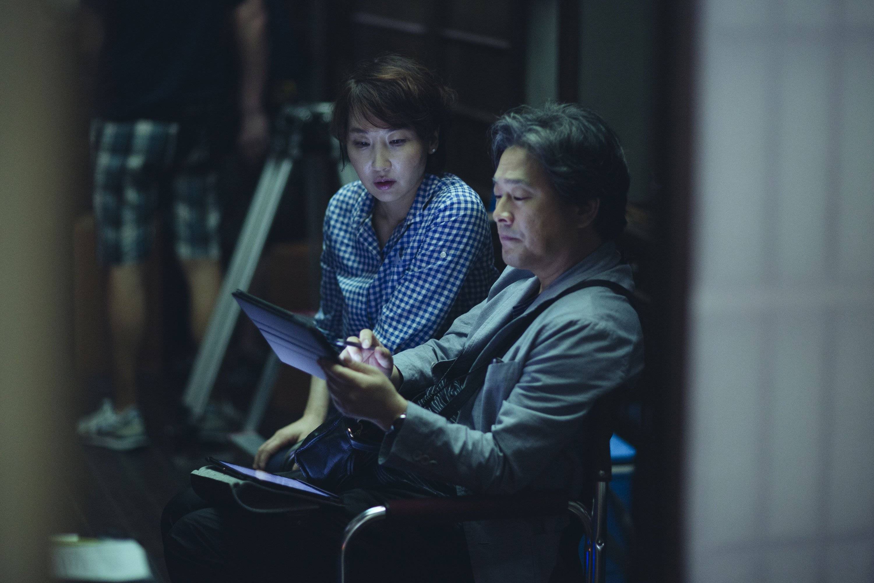 [Photos] Added new stills and on-the-set images for the upcoming Korean ...