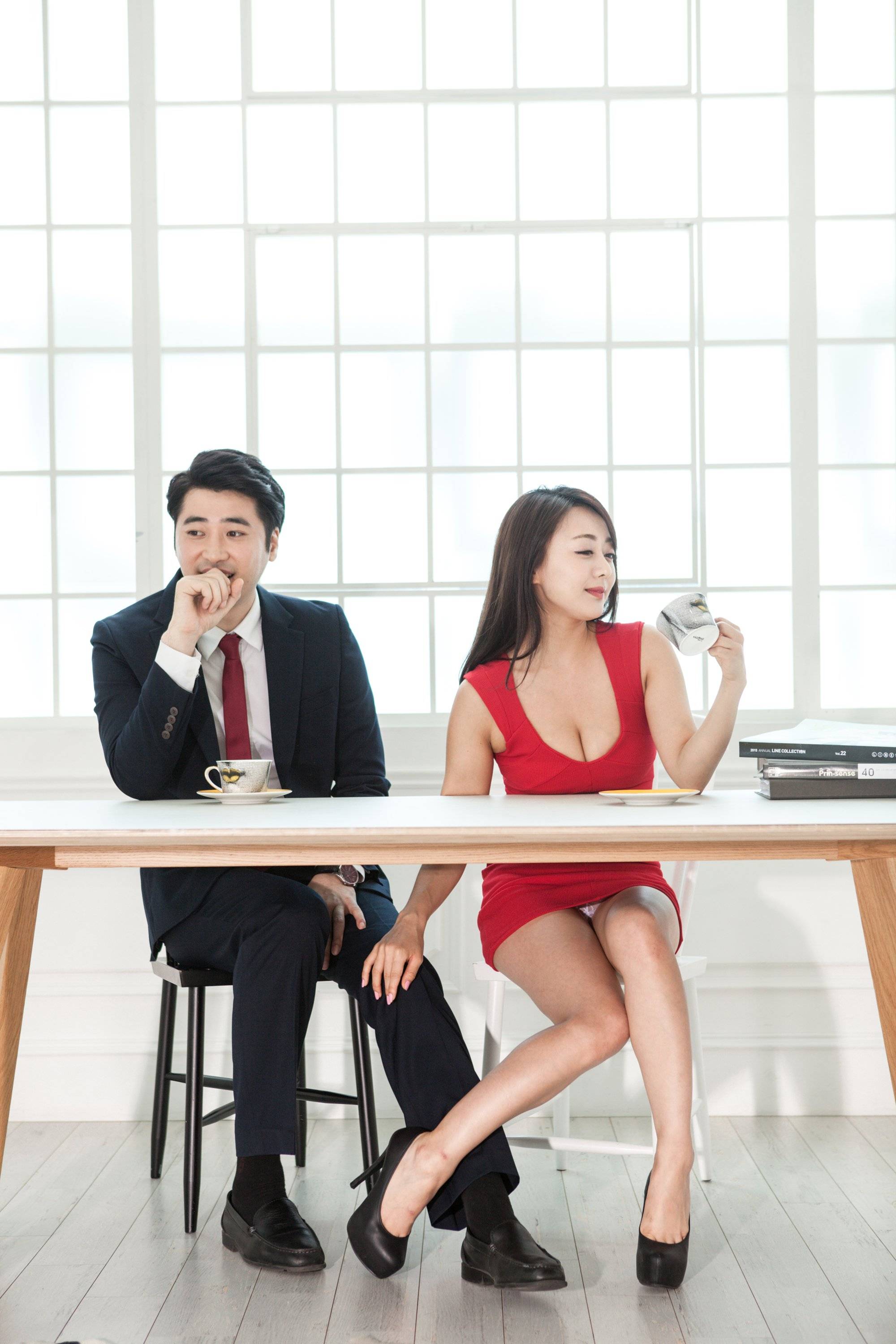 Female Workers Romance At Work Korean Movie 2016 여직원들 직장연애사 Hancinema The Korean