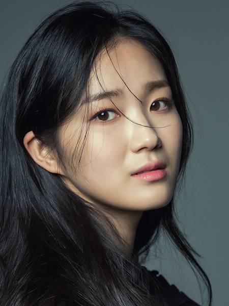 Sky Castle Kim Hye Yoon To Come Back With Extraordinary You Hancinema The Korean Movie