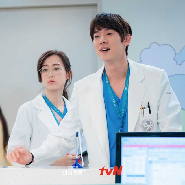 [Photos] New Stills Added for the Korean Drama 'Hospital Playlist ...
