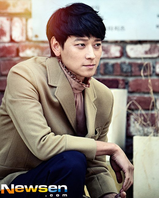 Кан Дон-вон. Kang Dongwon актер. Кан Дон вон с длинными волосами. Kang dong won and Gong Yoo.